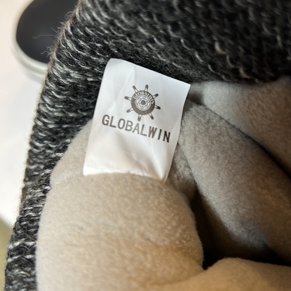 NWOT GLOWBALWIN BLACK AND WHITE WINTER BOOT SZ 10 - Picture 9 of 16